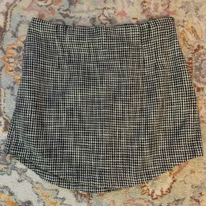 Abercrombie curve hem tweed skirt
